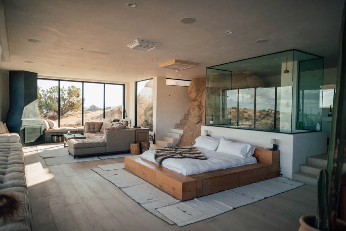 Arrive & settle in